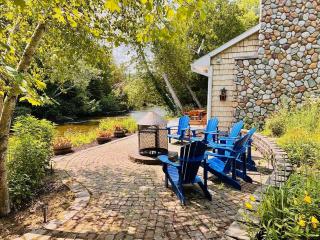 Boardman Monarch! River! Hot Tub! Fireplace! - Traverse City - 4