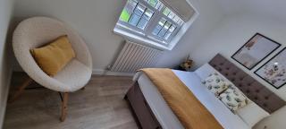 Elegant, Quiet Modern Double Bedroom-Parking inc - - 9