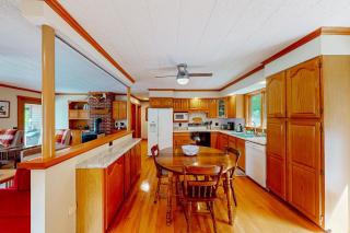 Heart Pond Hideaway & Annex - Orland - 3