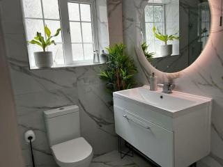 Carden Villa 4 Bedroom House With Hot Tub Pet Friendly - Brighton & Hove - 5