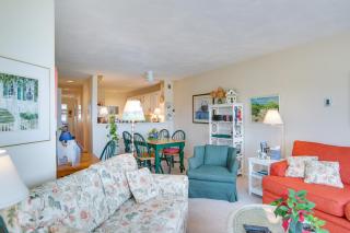 Breezy Oak Bluffs Condo - Steps to Inkwell Beach! - Oak Bluffs - 8
