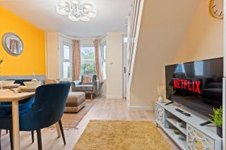 3 bedroom House for Contractors,Workers,Relocation,Insurance,Family, Free Parking, Dover - Kent - 1