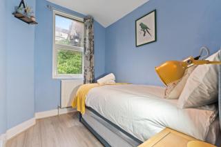 3 bedroom House for Contractors,Workers,Relocation,Insurance,Family, Free Parking, Dover - Kent - 4