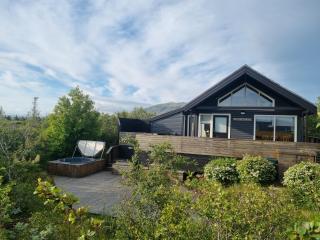 Cozy local cottage with amazing view - Selfoss - 9