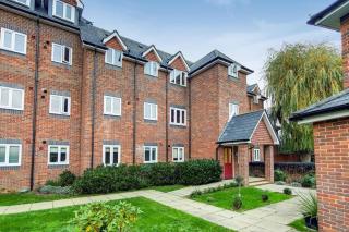 Central Wimbledon Apartment with Parking - Londra - 1
