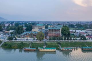 Radisson Collection Hotel & Spa, Riverfront Srinagar - Srinagar - 5