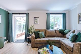 NEW! Stunning 3-Bed Home in Chester by 53 Degrees Property, Ideal for Groups, FREE Parking! - 6