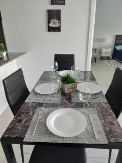 Stylish 1-Bedroom Getaway Apt- pool & gym - 8