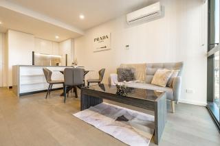 Spectacular High level 2BR CBDPoolGymWi-Fi - 7