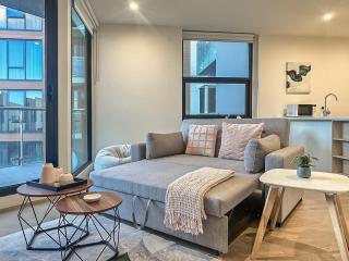 Charming 1BR MaribyrnongWifiParkingbalcony - 3