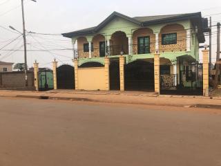Appartement moderne de 120m2 , doté de caméras de surveying et situé à MAETUR NKOMO, un quartier résidentiel - 9