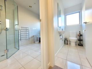 Hosts on the Coast Sunny Serenity on Heritage - 5