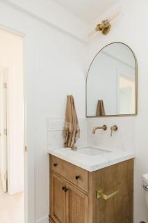Elegant 2BR with Outdoor Space - Carlsbad - 1