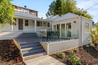 Goulburn Cottage - Comfort Style and Location - Hobart - 0