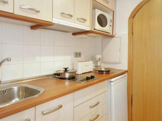 Apartamento Céntrico en Edificio Histórico con Encanto para Familias, Hasta 5 Personas - ES-341-1 - Barcelone - 3
