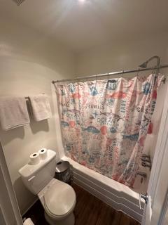 4 Beds Home In Newport Beach With Heated Jacuzzi, Pool, AC, Gym And Pickleball Courts - Newport Beach - 7