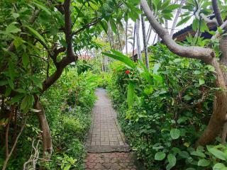 Adus Beach Inn - Legian - 7