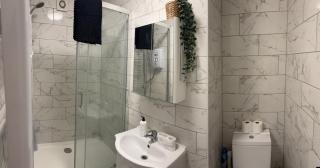 Cosmopolitan - large 2 bedroom apartment - Southampton - 2