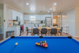 Texas Vacation Home, Game Room & POOL by Sixflags - 6