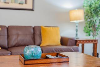 Beautiful Home With Sunroom, Gameroom, Yard & Bbq - San Antonio - 2