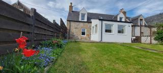 Mike's 3-bedroom Countryside Cottage - Alness - 7