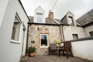 Mike's 3-bedroom Countryside Cottage - Alness - 4