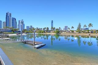 Riverside 4 Bedroom House Unit in Surfers Paradise - 9