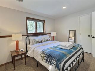 The Big Lebearski - AC, Grill, Fire Pit, Hot tub! - Killington - 1