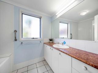 Boardwalk Apartments Unit 3 Bulcock Beach QLD - Caloundra - 1