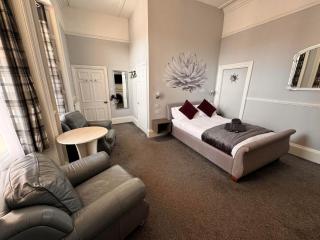 The Jubilee Hotel East - with Spa Facilities & Smokehouse - NEWLY REFURBISHED FACILITIES - Weymouth - 8