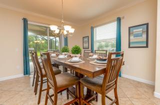 Last Minute Disney Getaway! Private Pool, Hot Tub & Games Room. Book Now! #45929 - Kissimmee - 3