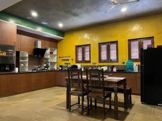 Traditional & Modern 4BHK Villa - 5