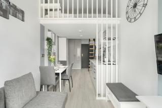 Charming and Modern Studio with Mezzanine in Poznan Center by Noclegi Renters - Posen - 5