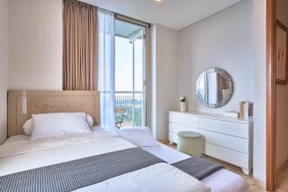 3 BR Modern Classic Apartment, Netflix, Park View - Bandung - 7