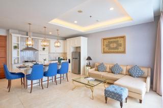 3 BR Modern Classic Apartment, Netflix, Park View - Bandung - 4