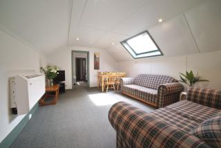 2 Bedroom Self Contained Apartment with Spa - 5