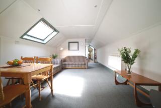 2 Bedroom Self Contained Apartment With Spa - Ballarat - 4