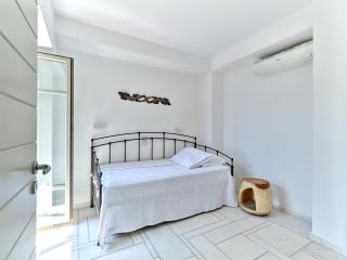 Oscar Villa, 180 panoramic sea views and pool - Aspro Chorio Paros - 4