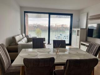 Eurovea riverside luxury condo - - 3
