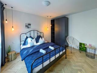Jana's WoW apt, 2BR, Metro next door, near the airport - Prague - 1