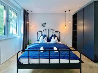 Jana's WoW apt, 2BR, Metro next door, near the airport - Prague - 9