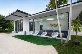 Nariya Bayfront Phuket - 4