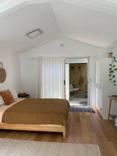 Beachside Bedstay - Emerald Beach - 7