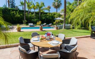Charming Andalusian-Style Beach Villa - Marbella - 8