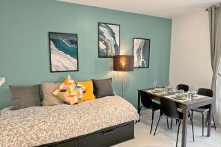 Cozy Paris Gateway Apartments Groups with free parking - 9