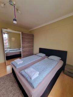 Big 4 room huge apartment - Bratislava - 4