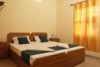 Vinayak P Guest House - Varanasi - 1