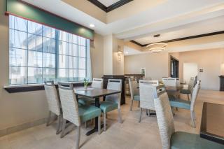 Best Western Prime Inn & Suites - 7