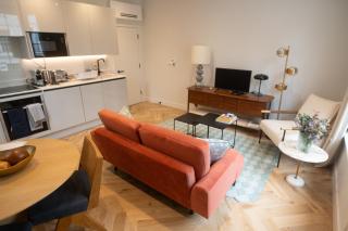 Bright, modern one bedroom apartment on 1st floor - London - 4