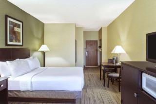 Country Inn & Suites by Radisson Benton Harbor-St Joseph MI - 6
